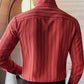 Camisa de vestir con cuello en V para hombre